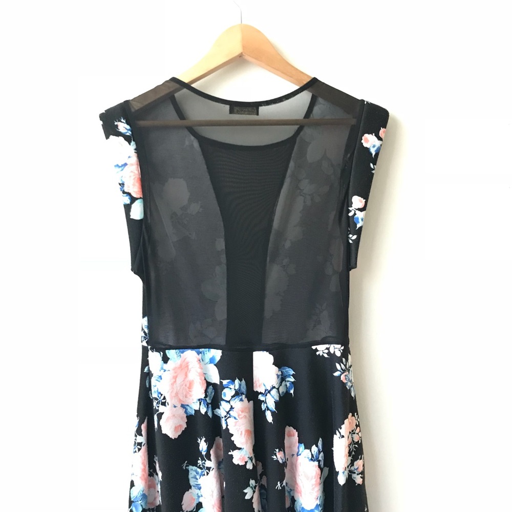 Audrey 3+1 fit & flare floral dress w/ mesh back - Picture 3 of 6